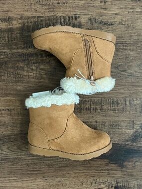Cat & Jack Girls Snow Boots ‘Chestnut’ (size 9T)